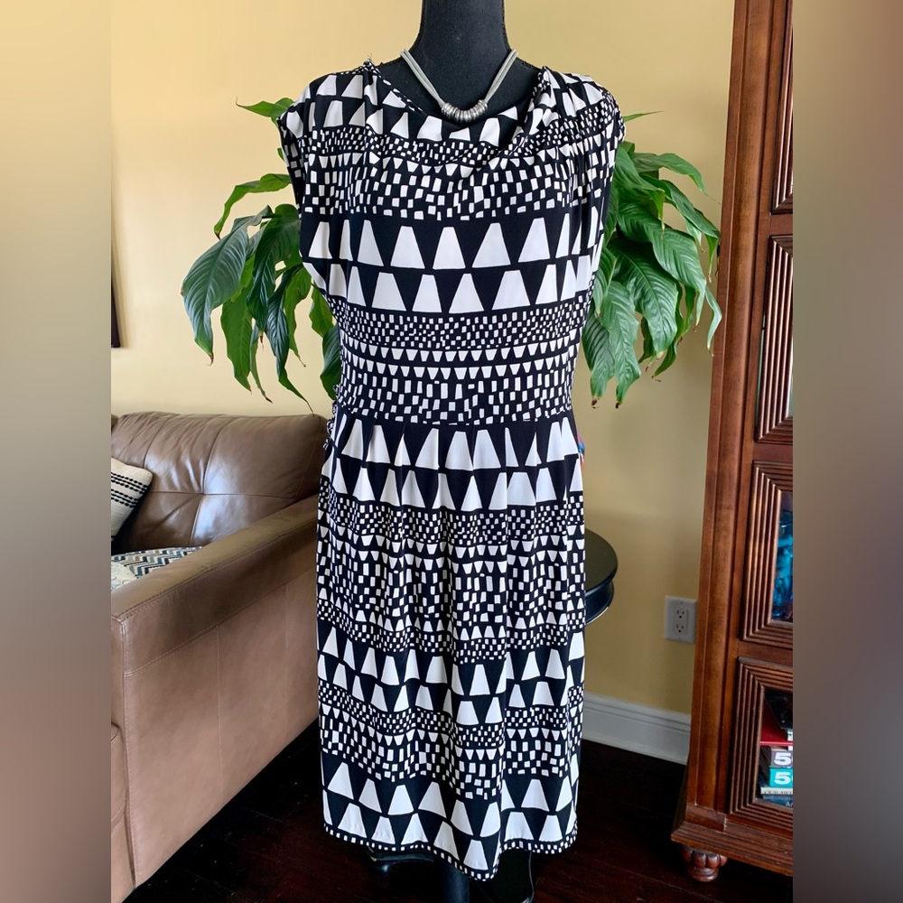 Vince Camuto bold geometric print cap sleeve dress - large